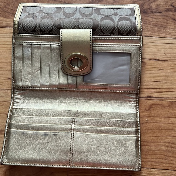 Wallet - Picture 10 of 16